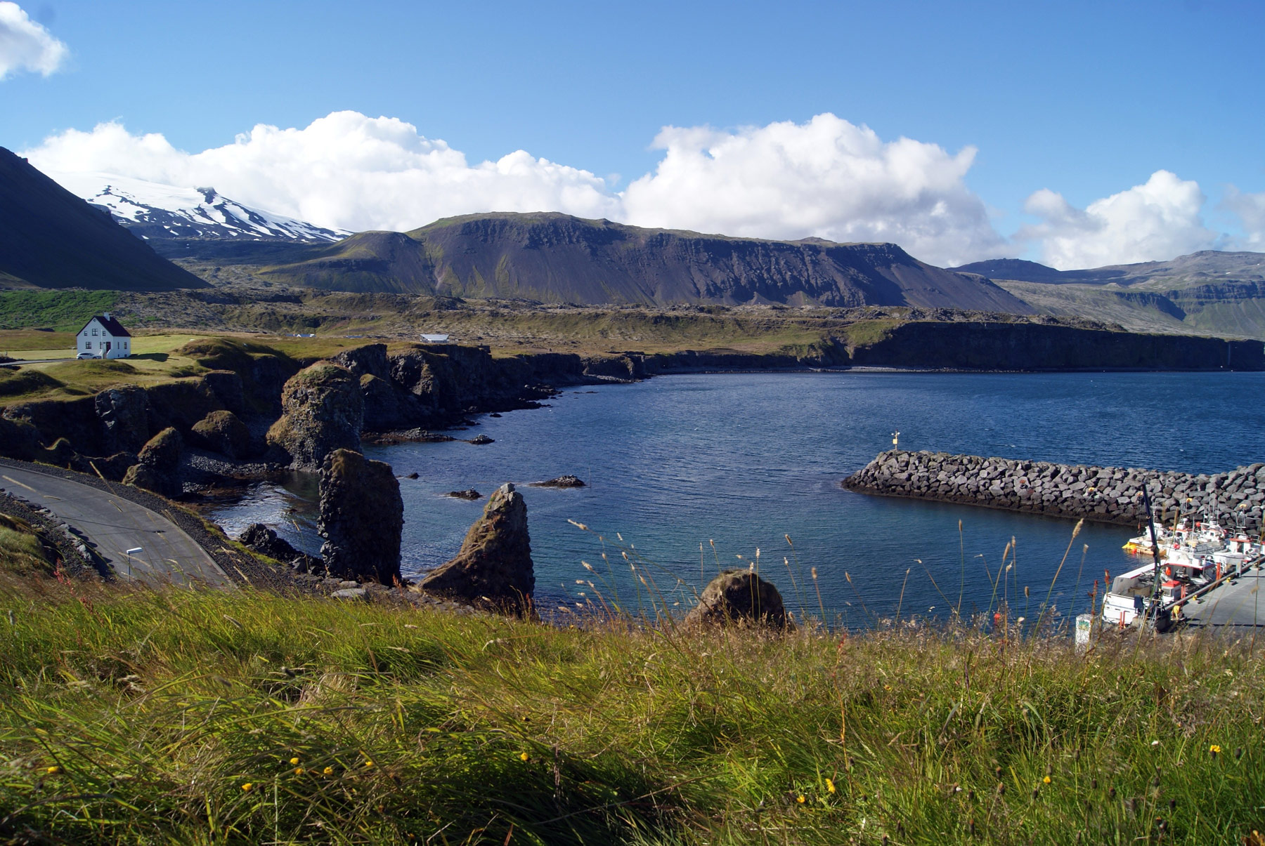 photo Islande paysage cote Sud Ouest La presqu’île de Snaefellsnes village Arnastapi  falaises de Landrangar